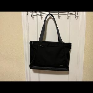 Yeti crossroads tote